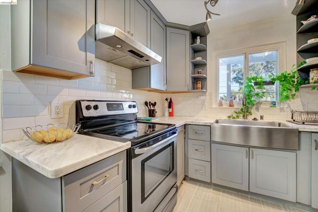 2515 Oliver Ave, Oakland, CA 94605
