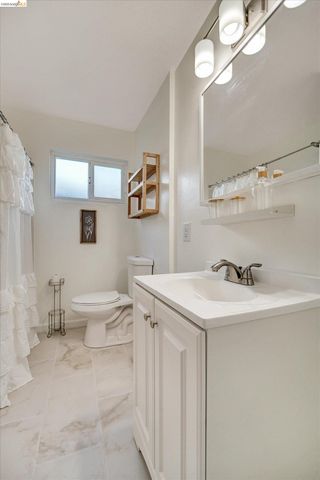 2515 Oliver Ave, Oakland, CA 94605