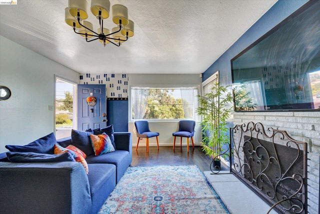 2515 Oliver Ave, Oakland, CA 94605
