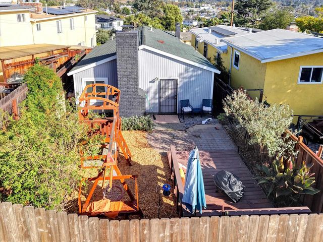 2515 Oliver Ave, Oakland, CA 94605