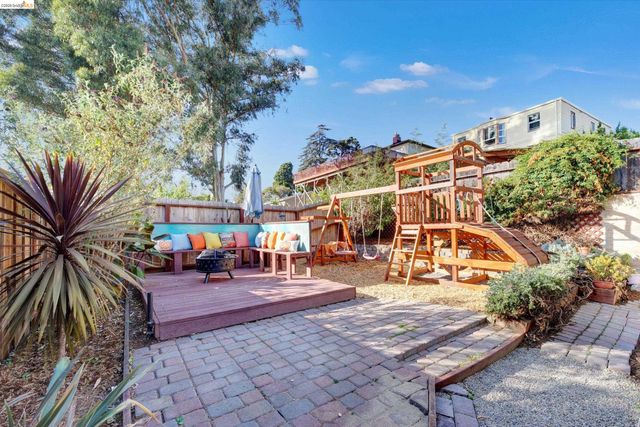2515 Oliver Ave, Oakland, CA 94605
