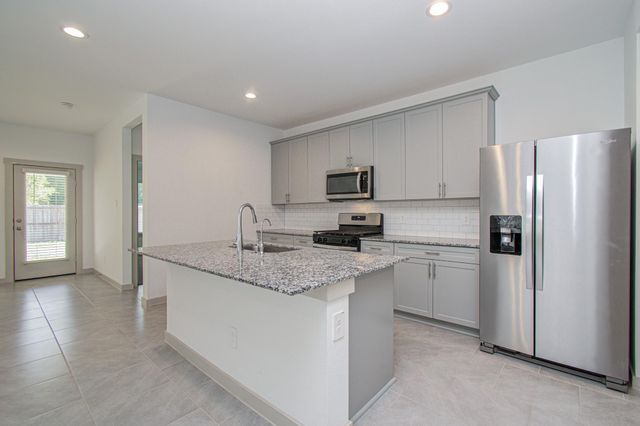 5047 Natchez Trace, Arcola, TX 77545