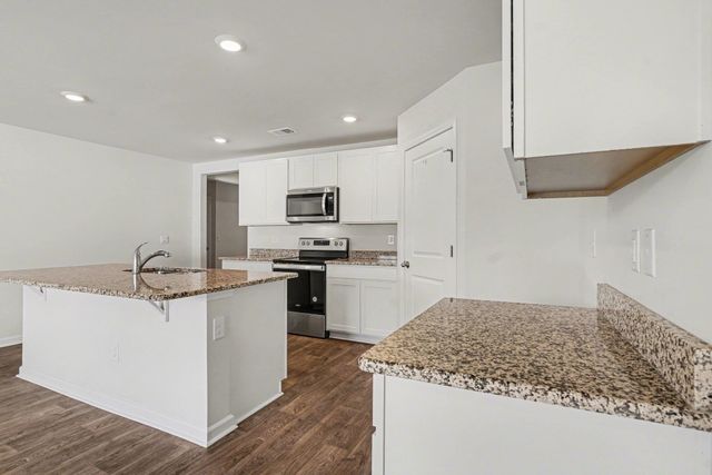 572 Woodland Farms Circle, Aynor, SC 29511
