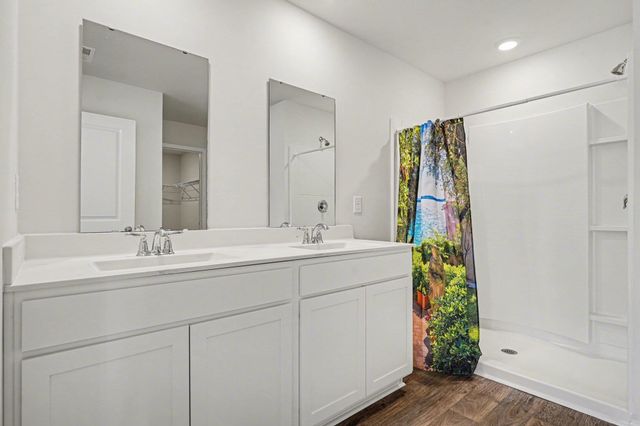 572 Woodland Farms Circle, Aynor, SC 29511