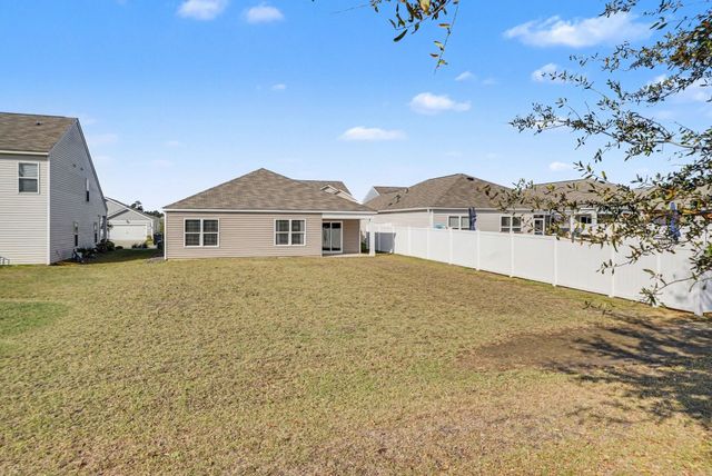 572 Woodland Farms Circle, Aynor, SC 29511