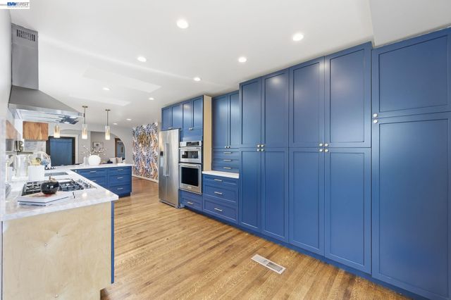 5137 Fairfax Ave, Oakland, CA 94601