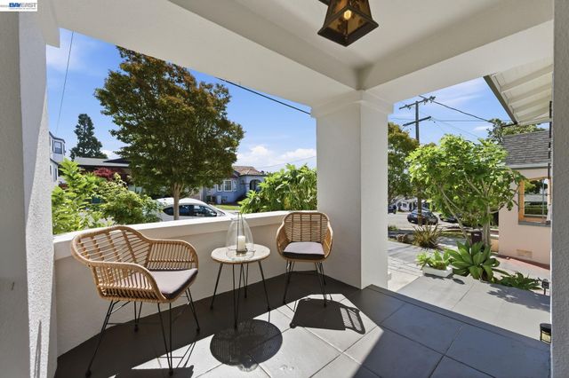 5137 Fairfax Ave, Oakland, CA 94601