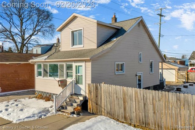 1882 7th Street, Wyandotte, MI 48192