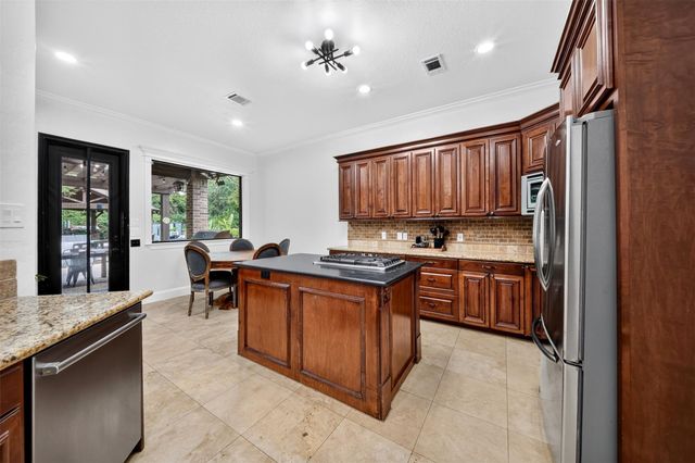 10410 Clubhouse Circle, Magnolia, TX 77354