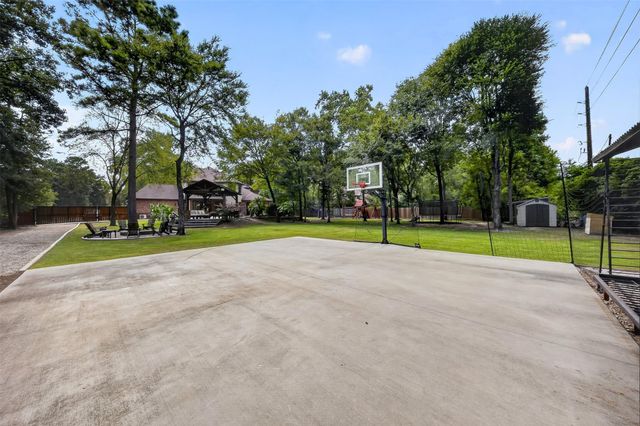 10410 Clubhouse Circle, Magnolia, TX 77354