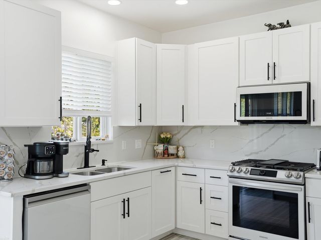 56655 Hastings Drive, Macomb Twp, MI 48042