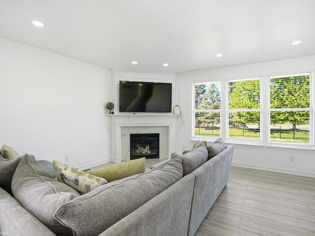 56655 Hastings Drive, Macomb Twp, MI 48042