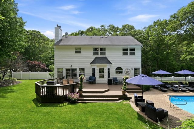 95 Crystal Brook Hollow Road, Mount Sinai, NY 11766