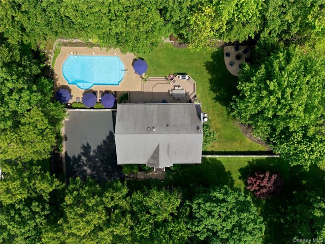95 Crystal Brook Hollow Road, Mount Sinai, NY 11766