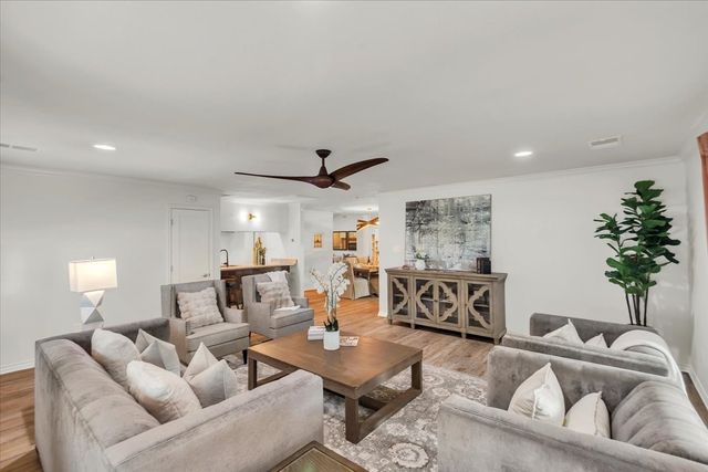 1943 Camelot Drive, Grapevine, TX 76051