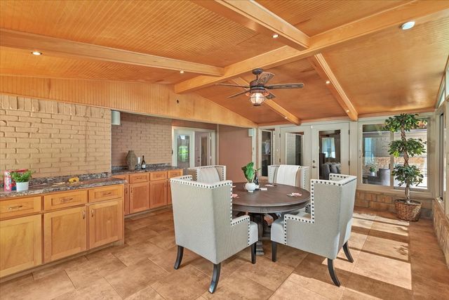 1943 Camelot Drive, Grapevine, TX 76051