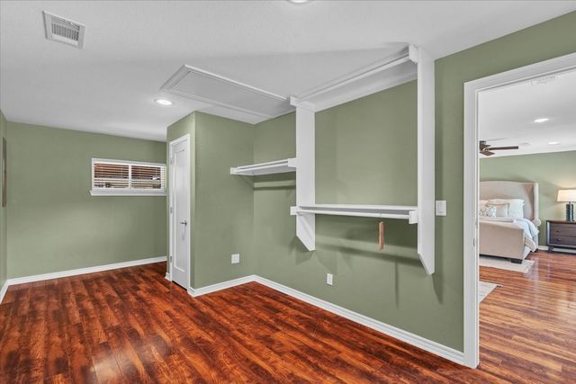 1943 Camelot Drive, Grapevine, TX 76051