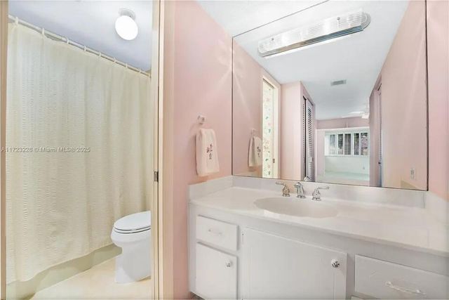 2532 Boundbrook Drive S 104, Palm Springs, FL 33406