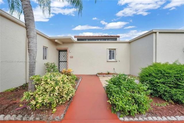 2532 Boundbrook Drive S 104, Palm Springs, FL 33406