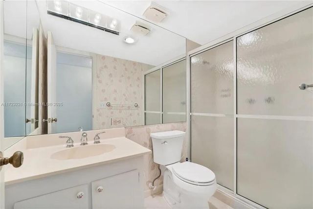 2532 Boundbrook Drive S 104, Palm Springs, FL 33406