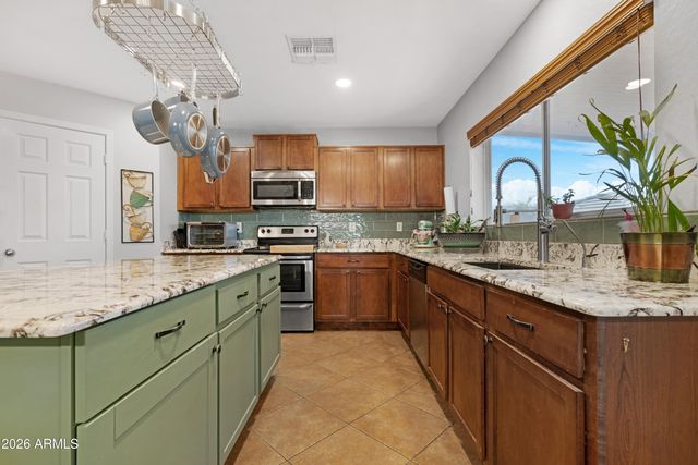 28204 N GRANITE Avenue, San Tan Valley, AZ 85143