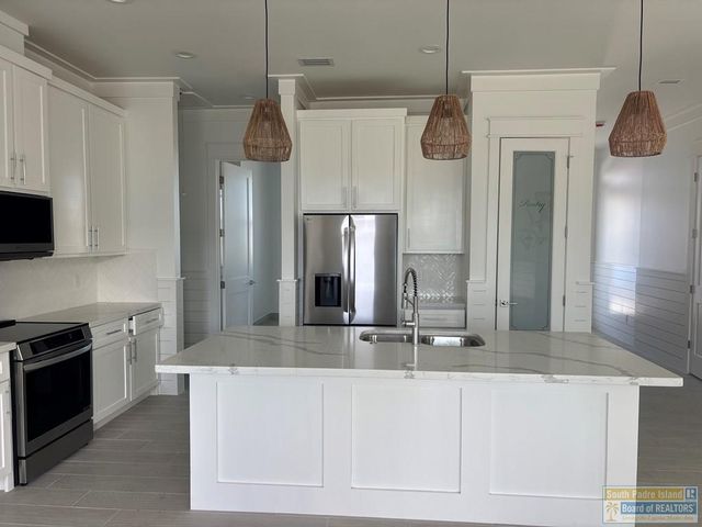 121 Marina Dr., South Padre Island, TX 78597