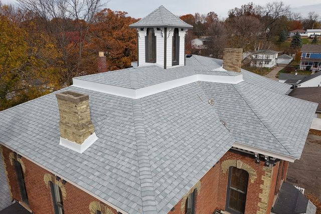 402 W Lincolnway Road, Morrison, IL 61270