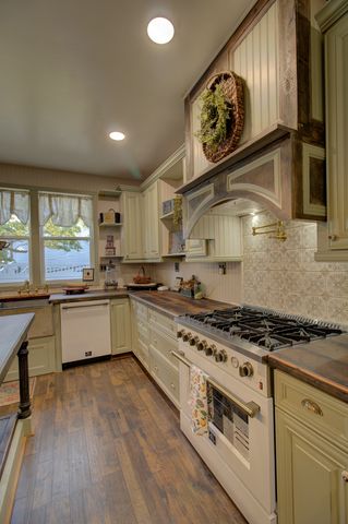 402 W Lincolnway Road, Morrison, IL 61270