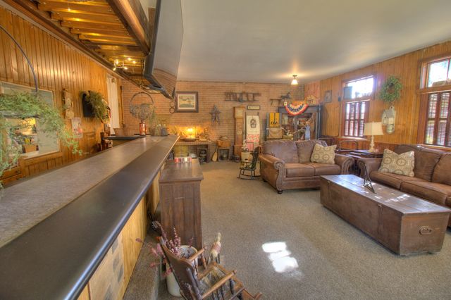 402 W Lincolnway Road, Morrison, IL 61270