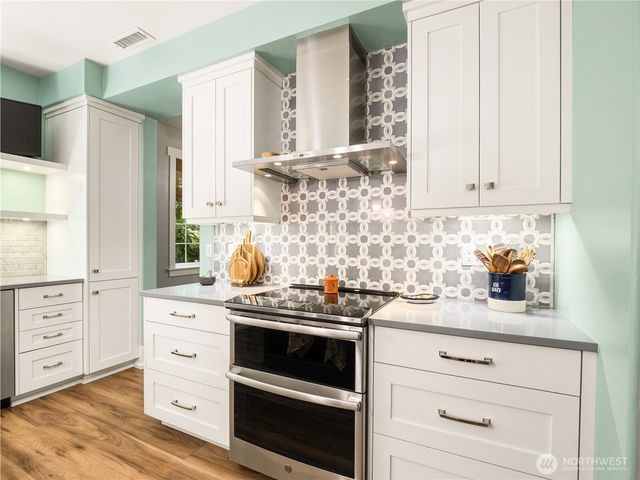 5950 SE Mullenix Road, Port Orchard, WA 98367