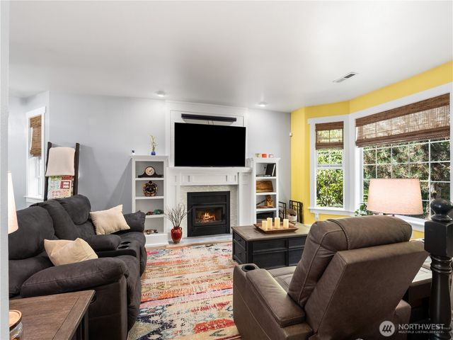 5950 SE Mullenix Road, Port Orchard, WA 98367