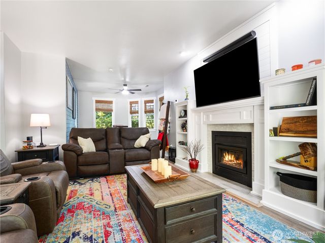 5950 SE Mullenix Road, Port Orchard, WA 98367