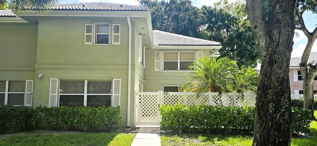 1919 Hartford Court, West Palm Beach, FL 33409