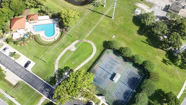 1919 Hartford Court, West Palm Beach, FL 33409