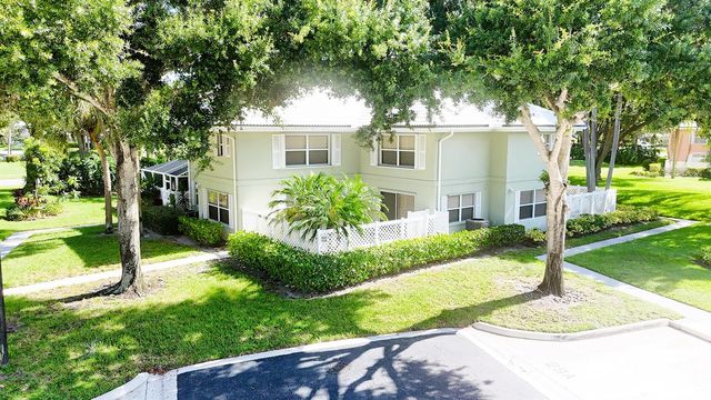 1919 Hartford Court, West Palm Beach, FL 33409
