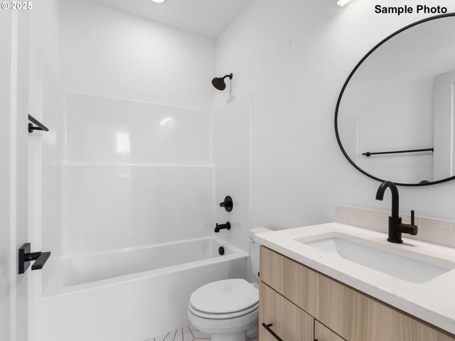 2077 Se Harold St 3, Portland, OR 97202