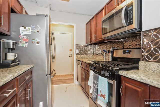 25 Grand Avenue 2J, Hackensack, NJ 07601