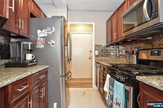 25 Grand Avenue 2J, Hackensack, NJ 07601