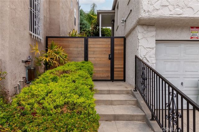 1418 Ellsmere Avenue, Los Angeles, CA 90019