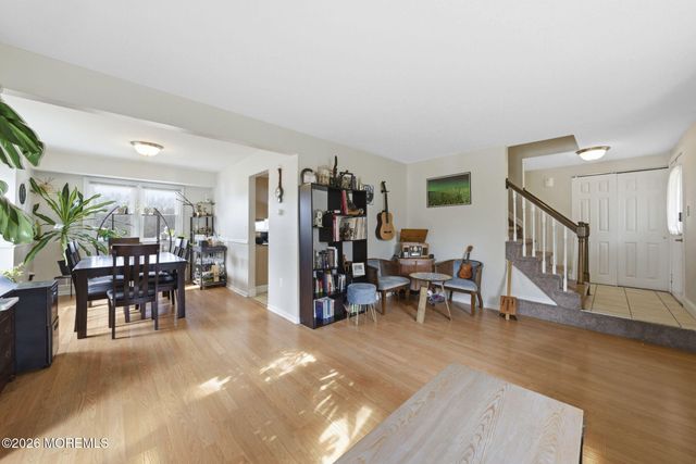 43 Concord Circle, Howell, NJ 07731