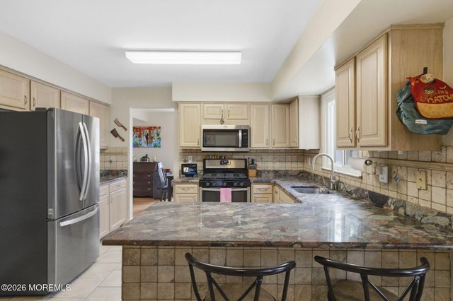 43 Concord Circle, Howell, NJ 07731