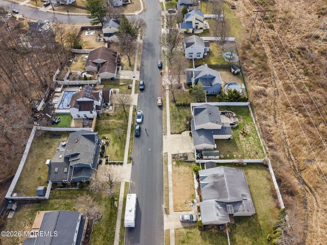 43 Concord Circle, Howell, NJ 07731
