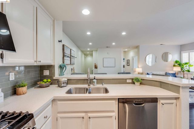 2146 Sand Dollar Dr, Richmond, CA 94804