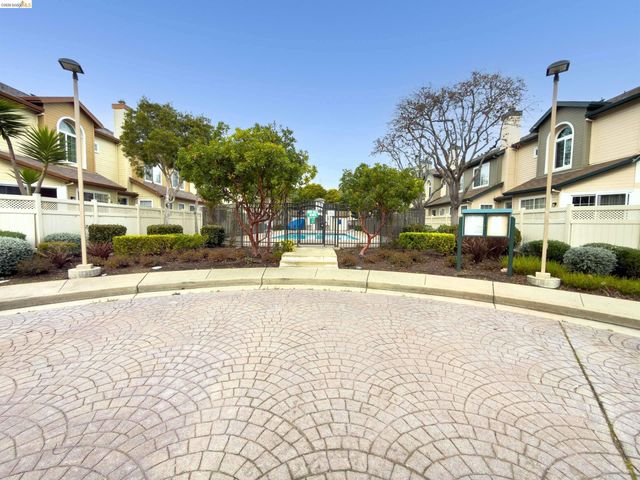2146 Sand Dollar Dr, Richmond, CA 94804