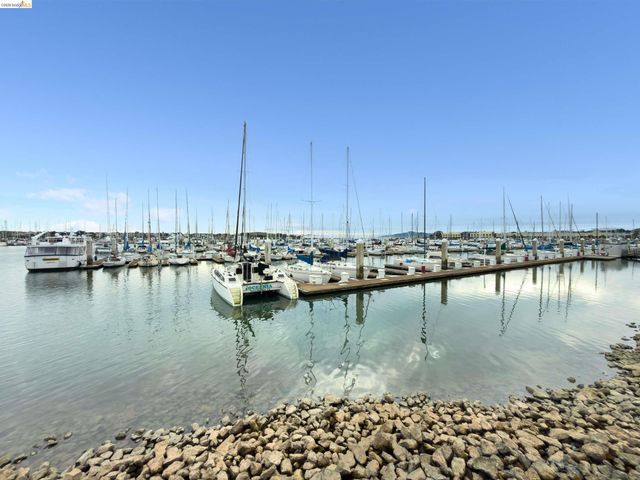 2146 Sand Dollar Dr, Richmond, CA 94804