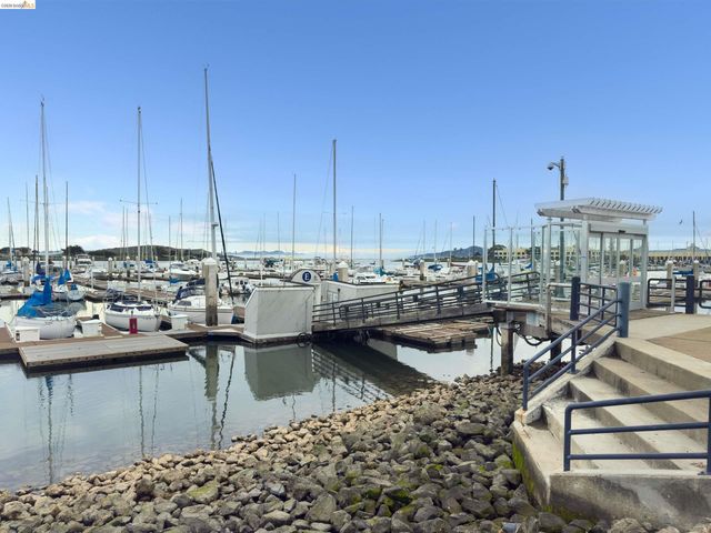 2146 Sand Dollar Dr, Richmond, CA 94804