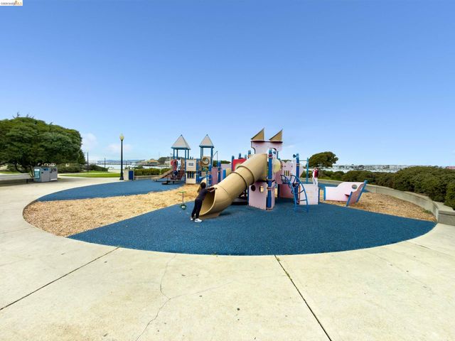 2146 Sand Dollar Dr, Richmond, CA 94804