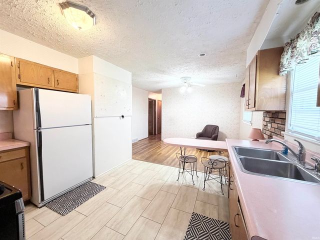 57292 Poppy Road, South Bend, IN 46619
