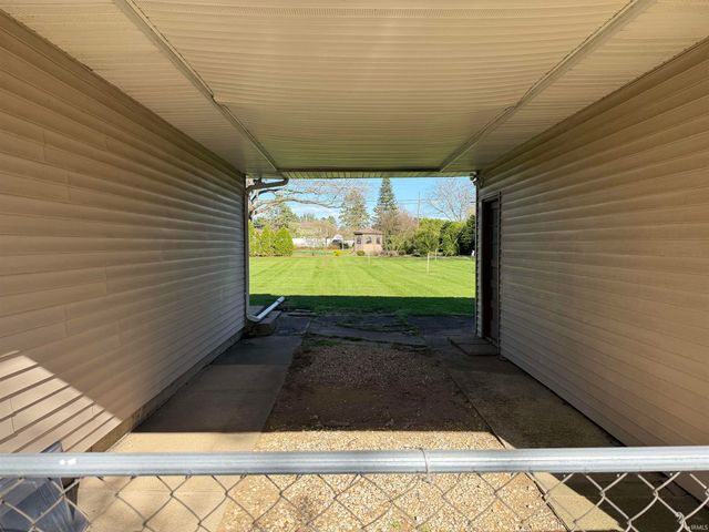 57292 Poppy Road, South Bend, IN 46619