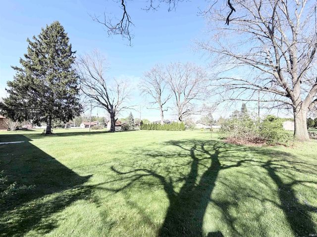 57292 Poppy Road, South Bend, IN 46619